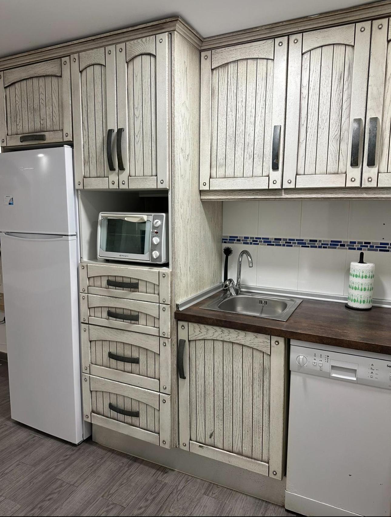 Gamonal Beach Studio Apartment
